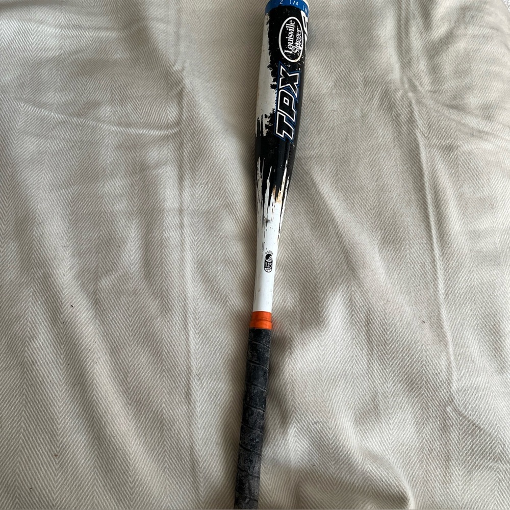Louisville Slugger Warrior Tee Ball 25 In - 14 OZ Model TB 12W Blue,black, White
